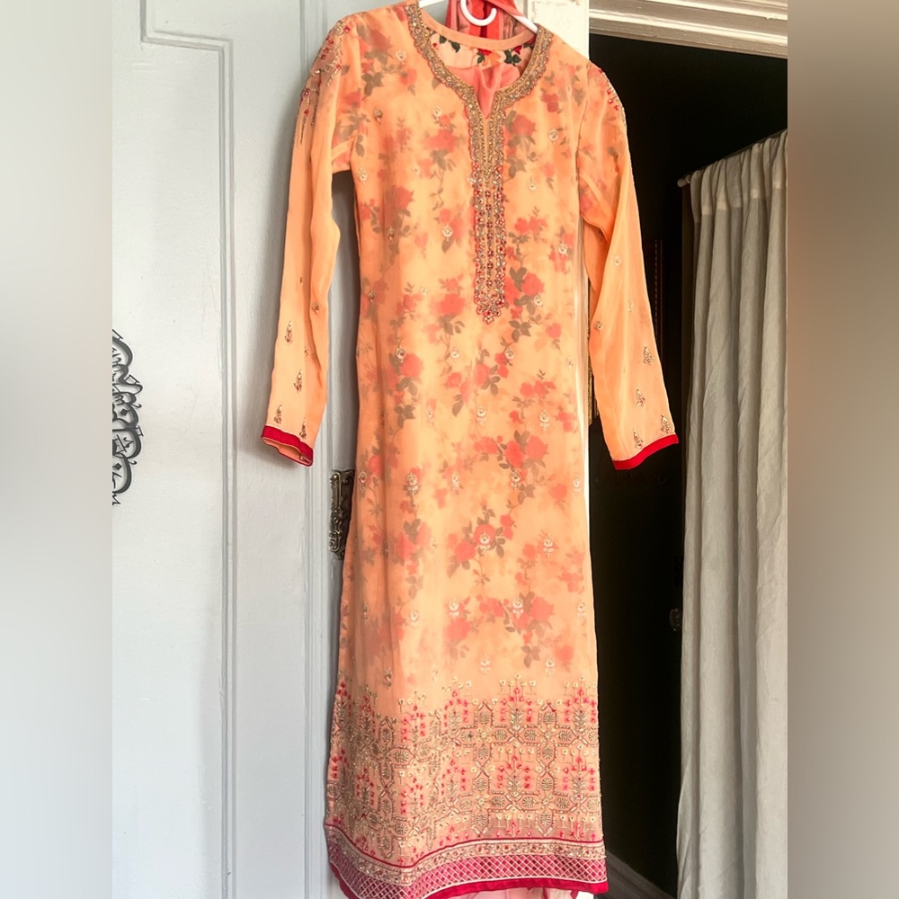 Indian dress salwar kameez. Size small to medium